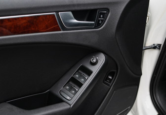 Подержанный автомобиль Audi A4 Sedan 2011 года (16 фото)