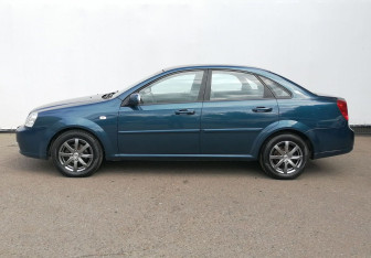 Подержанный автомобиль Chevrolet Lacetti Sedan 2008 года (8 фото)