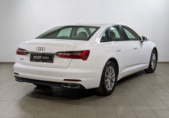 Подержанный автомобиль Audi A6 Sedan 2020 года (5 фото)