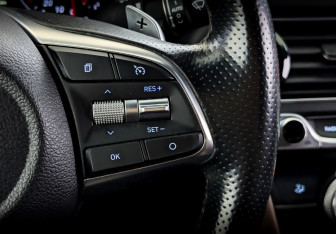 Подержанный автомобиль Genesis G70 2019 года (30 фото)