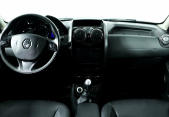 Подержанный автомобиль Renault Duster 2017 года (7 фото)