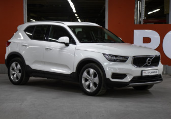 Подержанный автомобиль Volvo XC40 2019 года (3 фото)