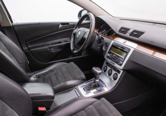 Подержанный автомобиль Volkswagen Passat Sedan 2008 года (9 фото)