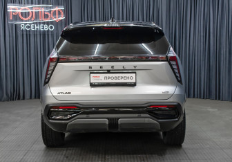 Подержанный автомобиль Geely Atlas 2024 года (6 фото)