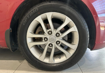 Подержанный автомобиль Kia Cerato Sedan 2010 года (18 фото)