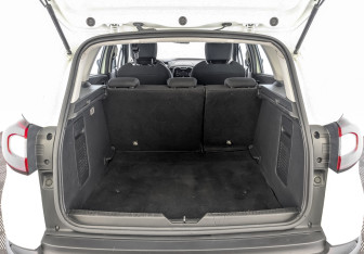 Подержанный автомобиль Renault Kaptur 2019 года (10 фото)