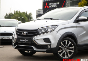 Подержанный автомобиль LADA (ВАЗ) XRAY 2019 года (16 фото)