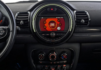 Подержанный автомобиль MINI Clubman Wagon 2020 года (17 фото)