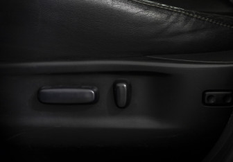 Подержанный автомобиль Toyota Venza 2013 года (16 фото)