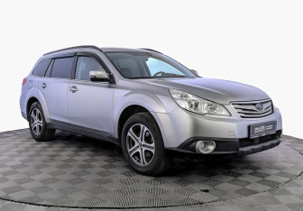 Подержанный автомобиль Subaru Outback Wagon 2011 года (3 фото)