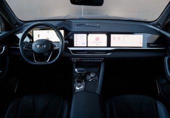 Подержанный автомобиль Geely Monjaro 2024 года (31 фото)