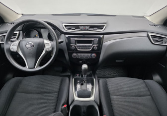 Подержанный автомобиль Nissan Qashqai 2016 года (11 фото)