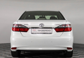 Подержанный автомобиль Toyota Camry Sedan 2014 года (6 фото)