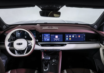 Подержанный автомобиль Geely Monjaro 2023 года (17 фото)