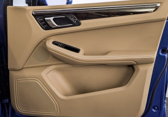 Подержанный автомобиль Porsche Macan 2015 года (25 фото)