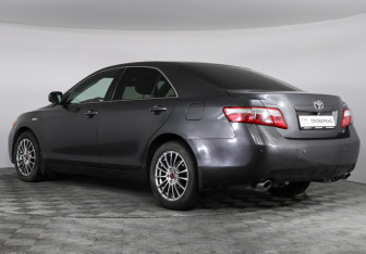 Подержанный автомобиль Toyota Camry Sedan 2008 года (6 фото)