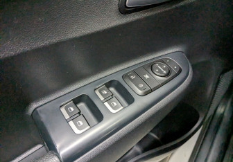 Подержанный автомобиль Kia Rio Hatchback 2020 года (6 фото)