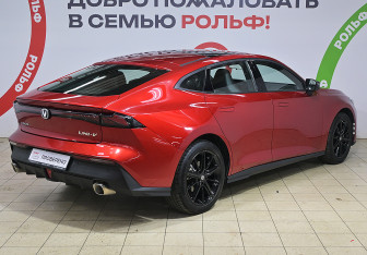 Подержанный автомобиль Changan UNI-V 2024 года (4 фото)