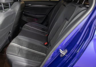 Подержанный автомобиль Volkswagen Golf Hatchback 2020 года (11 фото)