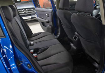 Подержанный автомобиль Nissan Tiida Hatchback 2007 года (12 фото)