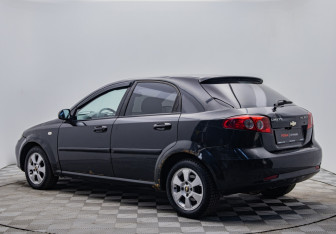 Подержанный автомобиль Chevrolet Lacetti Hatchback 2008 года (3 фото)
