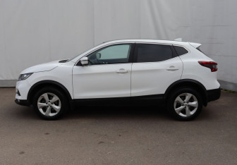 Подержанный автомобиль Nissan Qashqai 2019 года (8 фото)