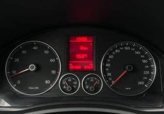 Подержанный автомобиль Volkswagen Jetta Sedan 2008 года (11 фото)