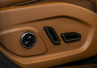 Подержанный автомобиль Voyah Free 2023 года (18 фото)