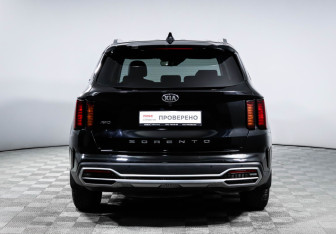 Подержанный автомобиль Kia Sorento 2021 года (6 фото)
