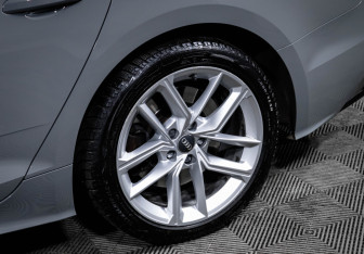 Подержанный автомобиль Audi A5 Liftback 2020 года (15 фото)