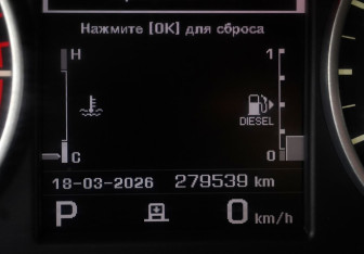 Подержанный автомобиль Land Rover Discovery 2012 года (16 фото)