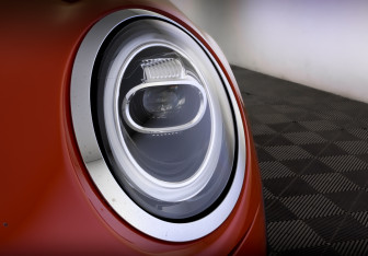 Подержанный автомобиль MINI Hatch 2021 года (17 фото)