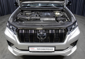 Подержанный автомобиль Toyota Land Cruiser Prado 2021 года (9 фото)