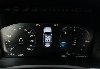 Подержанный автомобиль Volvo XC90 2017 года (11 фото)