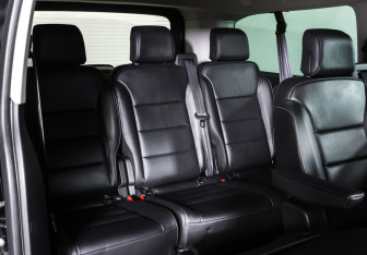 Подержанный автомобиль Peugeot Traveller 2020 года (13 фото)