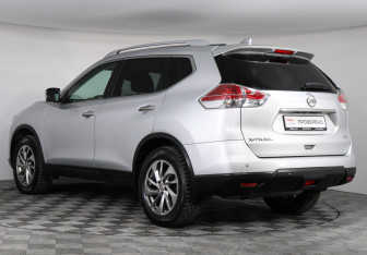 Подержанный автомобиль Nissan X-Trail 2018 года (6 фото)