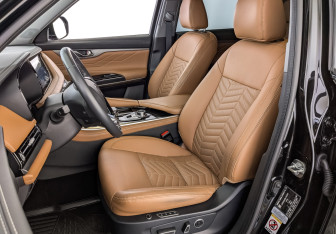 Подержанный автомобиль Changan CS95 2024 года (20 фото)