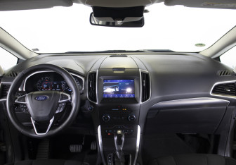 Подержанный автомобиль Ford S-MAX 2017 года (13 фото)