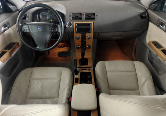 Подержанный автомобиль Volvo S40 2007 года (11 фото)