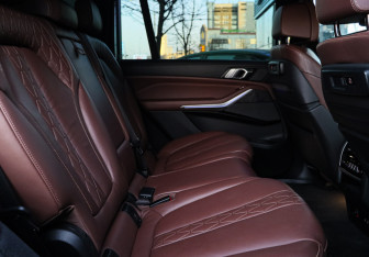 Подержанный автомобиль BMW X7 2019 года (8 фото)