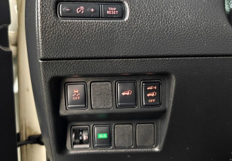 Подержанный автомобиль Nissan X-Trail 2017 года (17 фото)