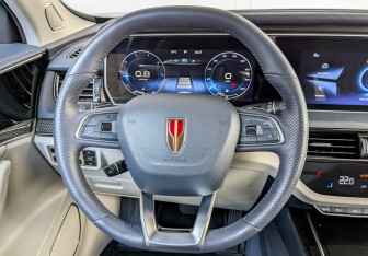 Подержанный автомобиль Hongqi HS5 2023 года (22 фото)