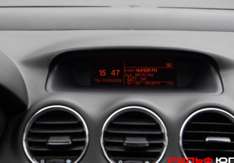 Подержанный автомобиль Peugeot 308 Hatchback 2008 года (12 фото)