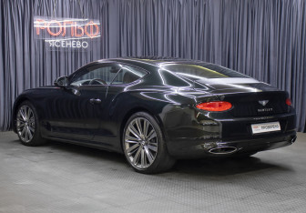 Подержанный автомобиль Bentley Continental GT Coupe 2021 года (7 фото)