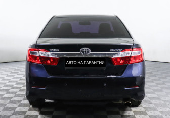 Подержанный автомобиль Toyota Camry Sedan 2013 года (4 фото)