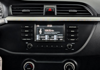 Подержанный автомобиль Kia Rio Hatchback 2018 года (15 фото)