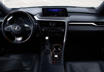 Подержанный автомобиль Lexus RX 2016 года (11 фото)