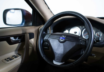 Подержанный автомобиль Volvo XC70 2007 года (15 фото)