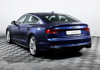 Подержанный автомобиль Audi A5 Liftback 2018 года (7 фото)