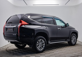 Подержанный автомобиль Mitsubishi Pajero Sport 2019 года (5 фото)